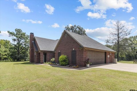 A home in Lindale