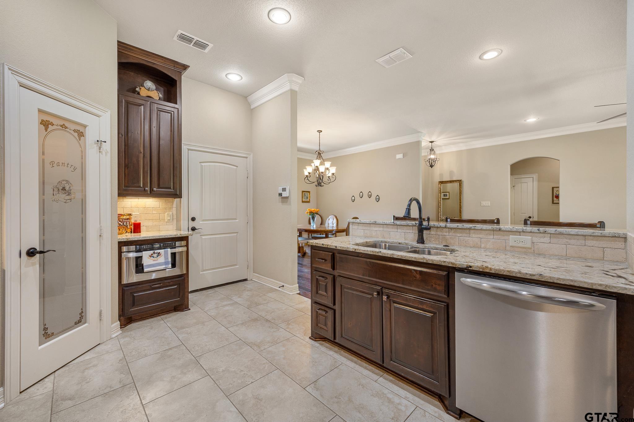 Tyler, Texas 75707, United States, 3 Bedrooms Bedrooms, ,2 BathroomsBathrooms,Residential,Active,118694