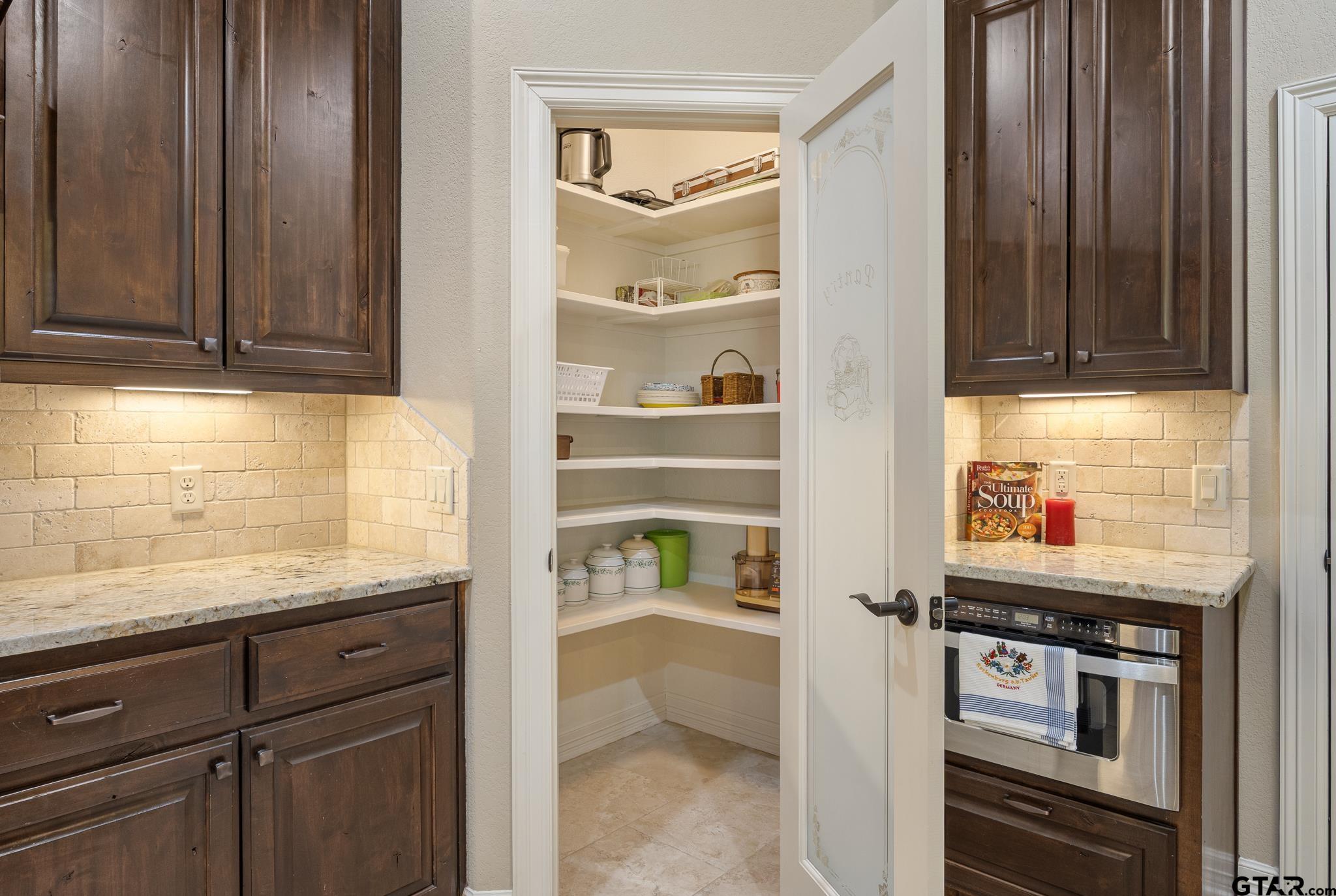 Tyler, Texas 75707, United States, 3 Bedrooms Bedrooms, ,2 BathroomsBathrooms,Residential,Active,118694