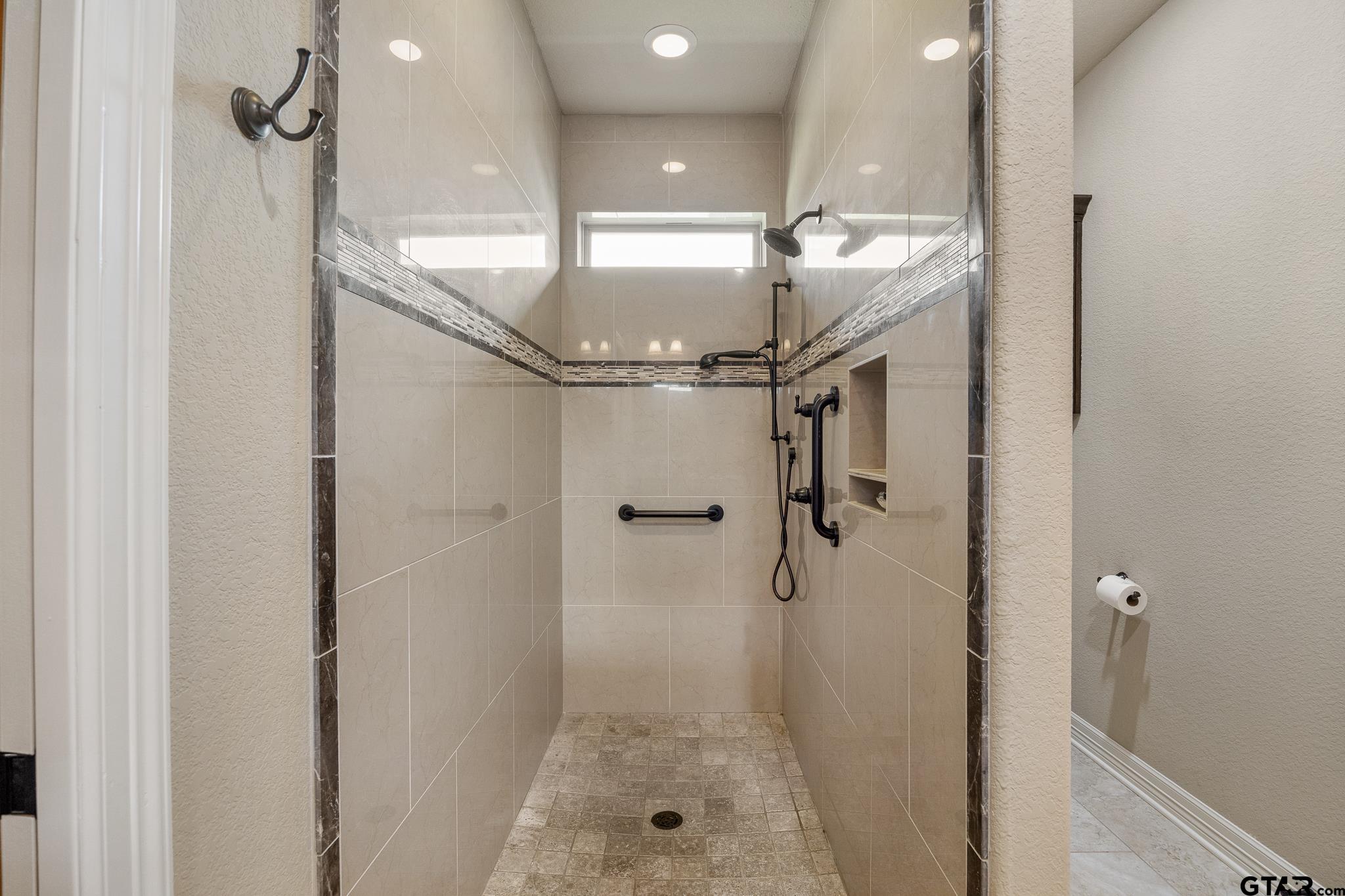 Tyler, Texas 75707, United States, 3 Bedrooms Bedrooms, ,2 BathroomsBathrooms,Residential,Active,118694