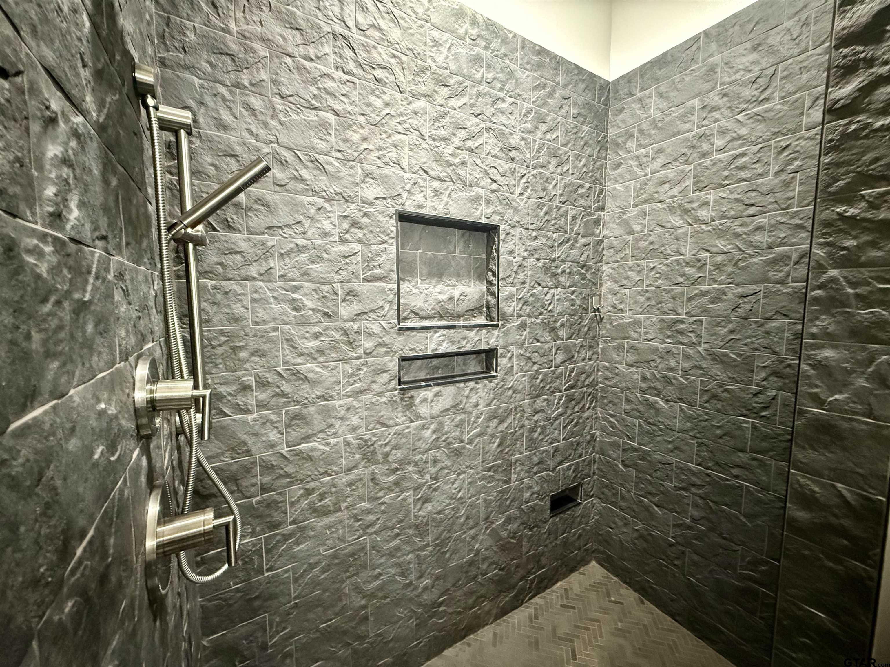 18347 CR 3302
