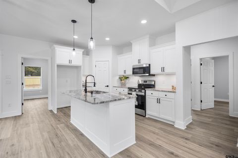 928 Duckenfield Tyler TX 75701