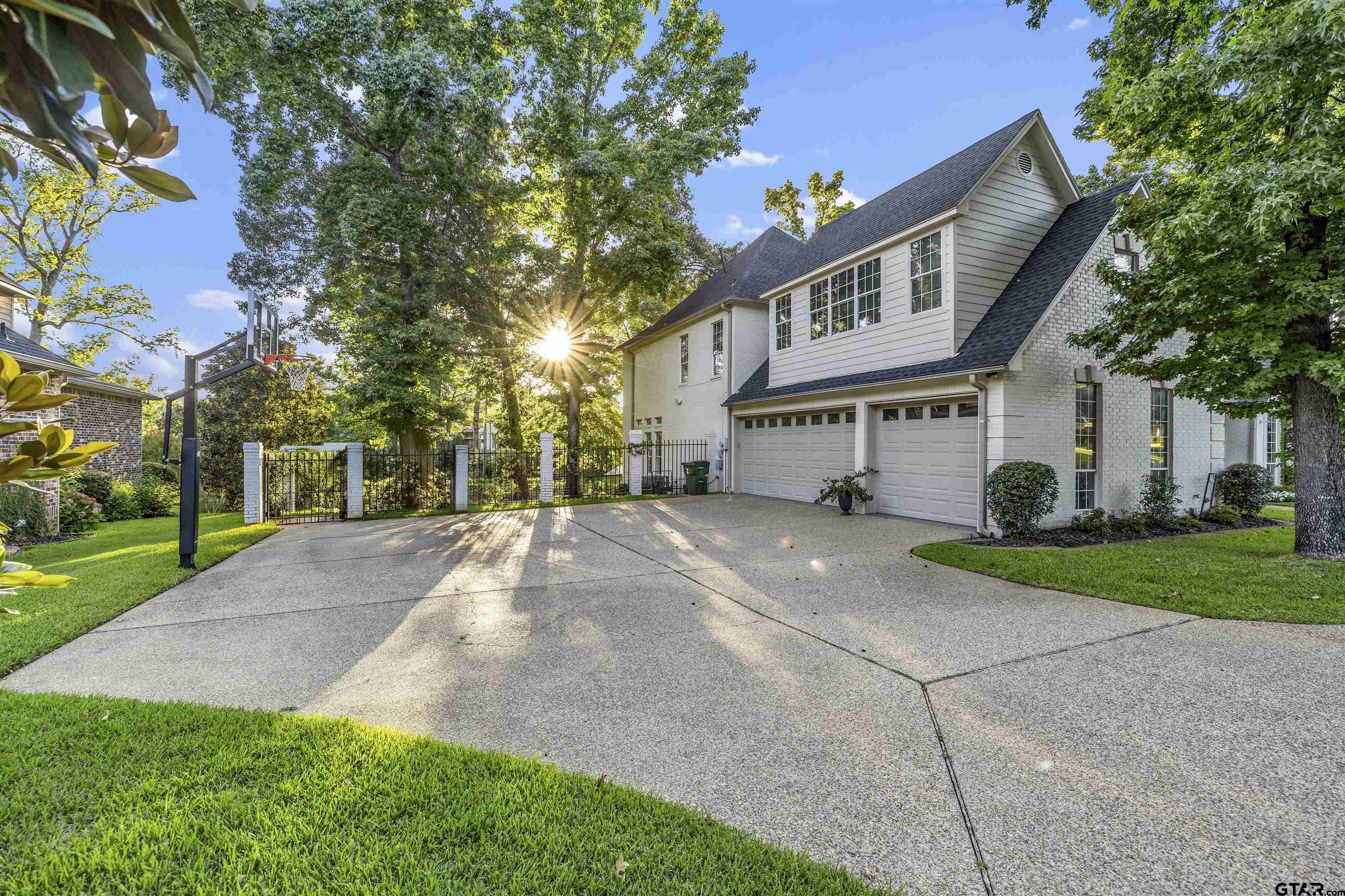 6805 La Costa Dr