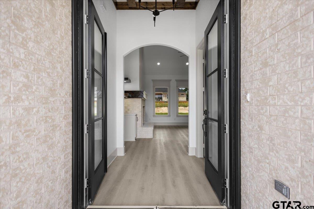 17077 Woodcrest Cir