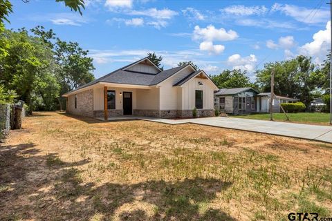 2708 Bunche Dr. Tyler TX 75701