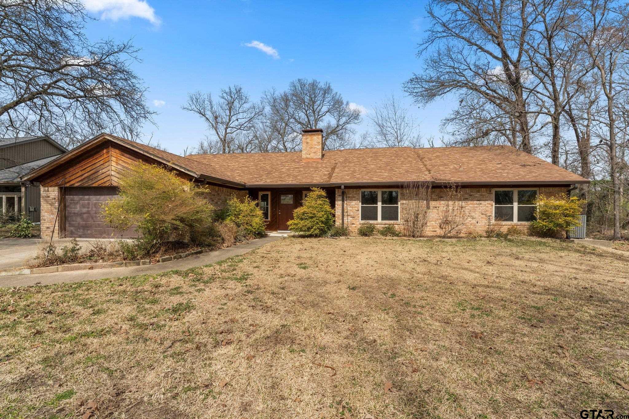 615 Private Road 5881