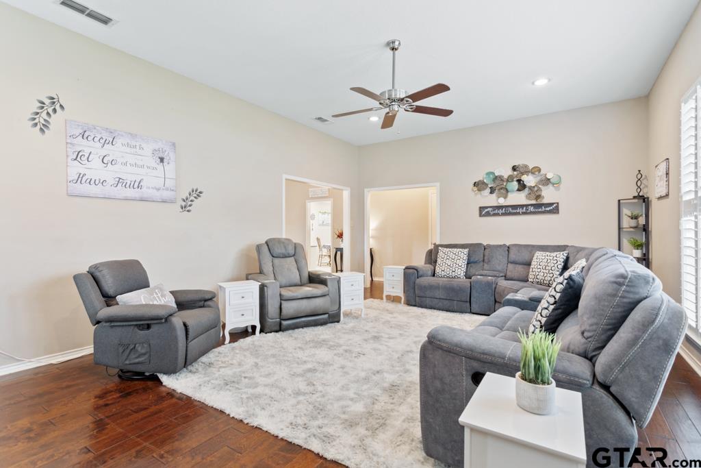 3108 Williamsburg Cir