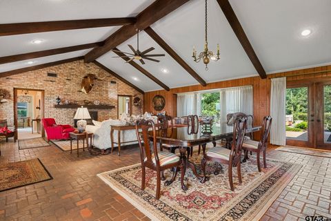 A home in Nacogdoches