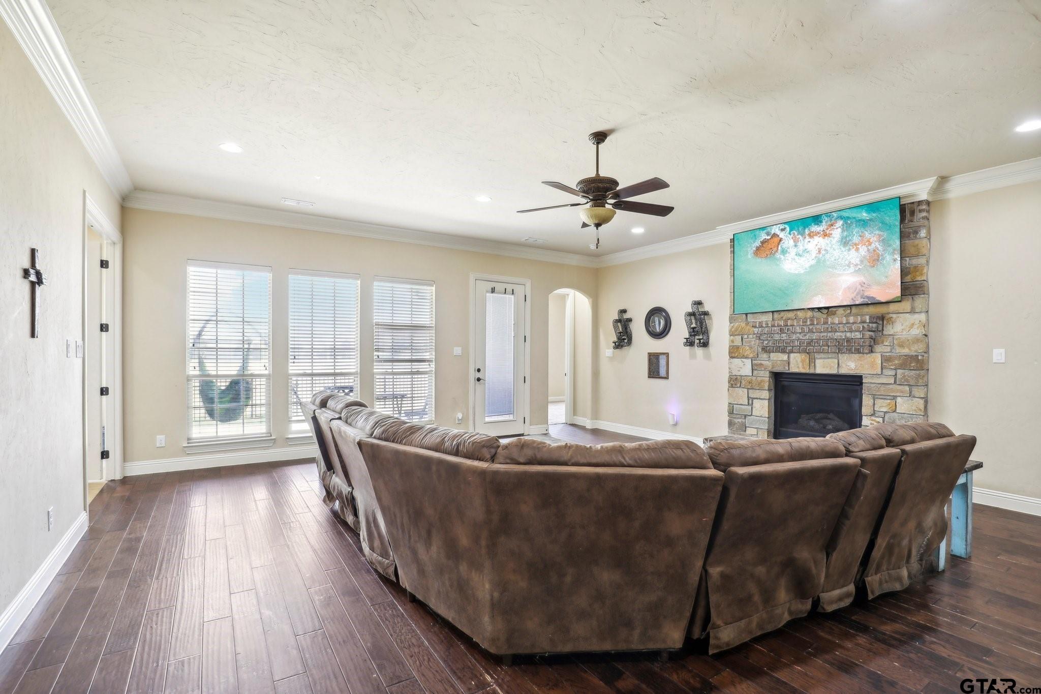 3449 ABES LANDING DR