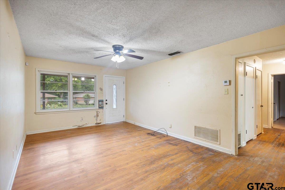 2105 Glenbrook Dr.