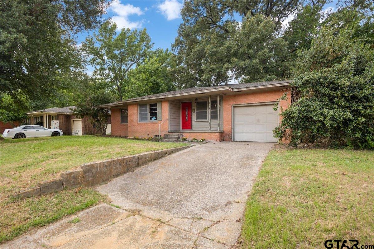 2105 Glenbrook Dr.