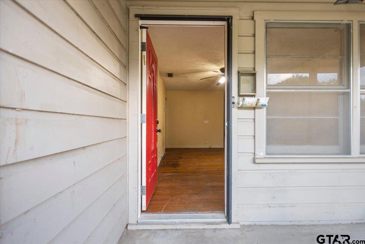 2105 Glenbrook Dr.
