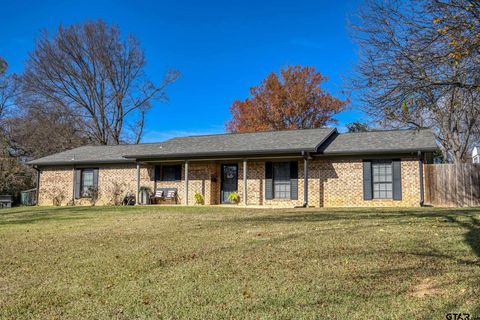 113 Peach Tree Dr Palestine TX 75803