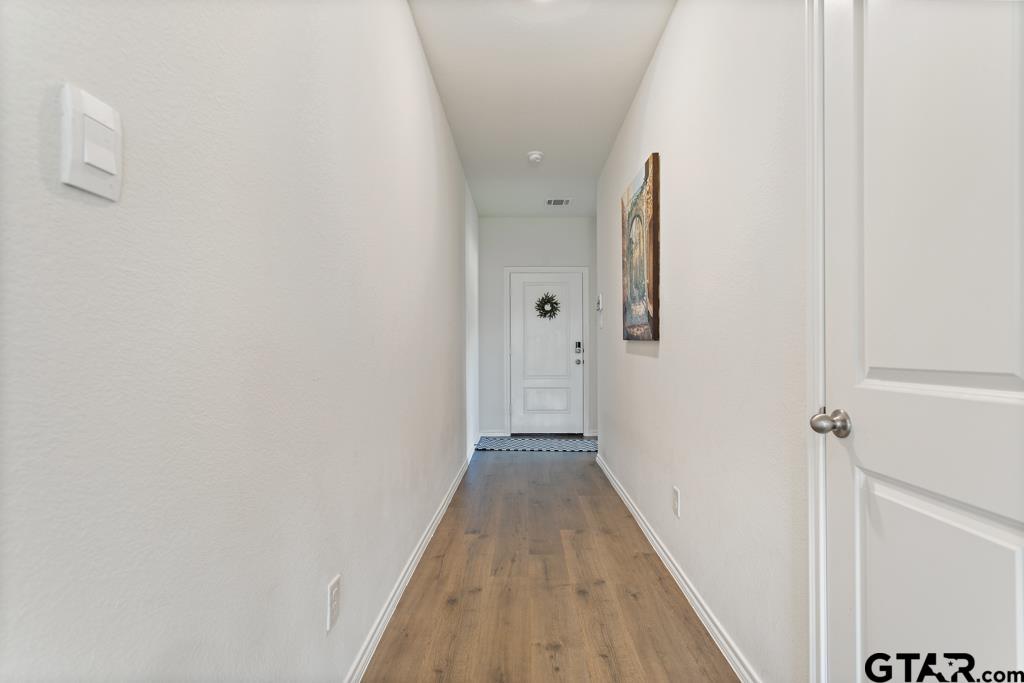 203 Parker Oaks Dr.
