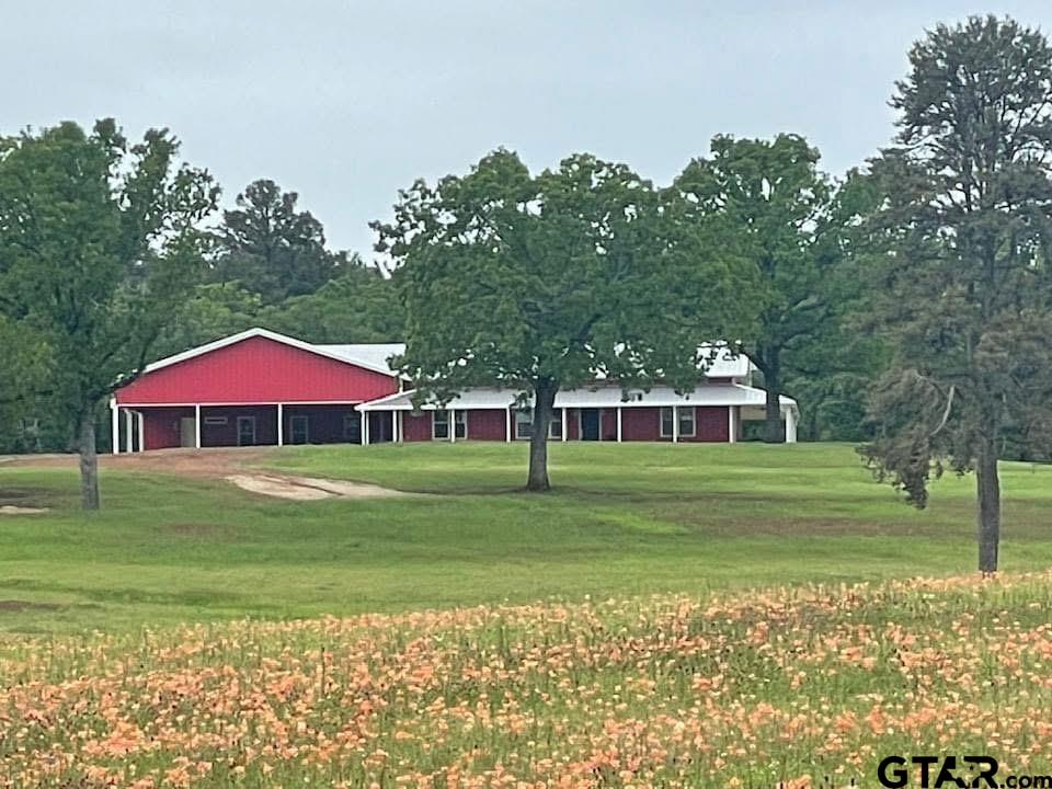 21482 W FM 16
