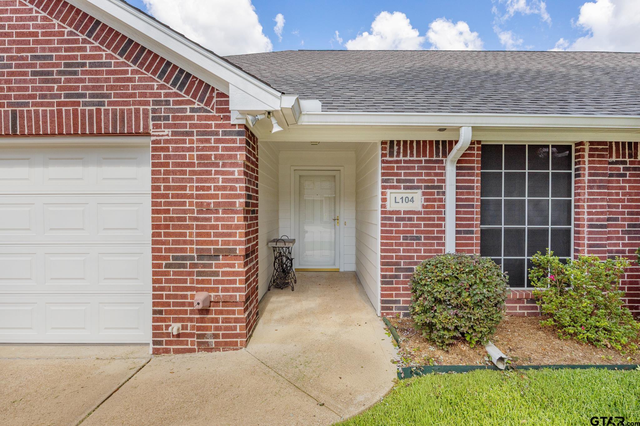 1521 Rice Rd L104