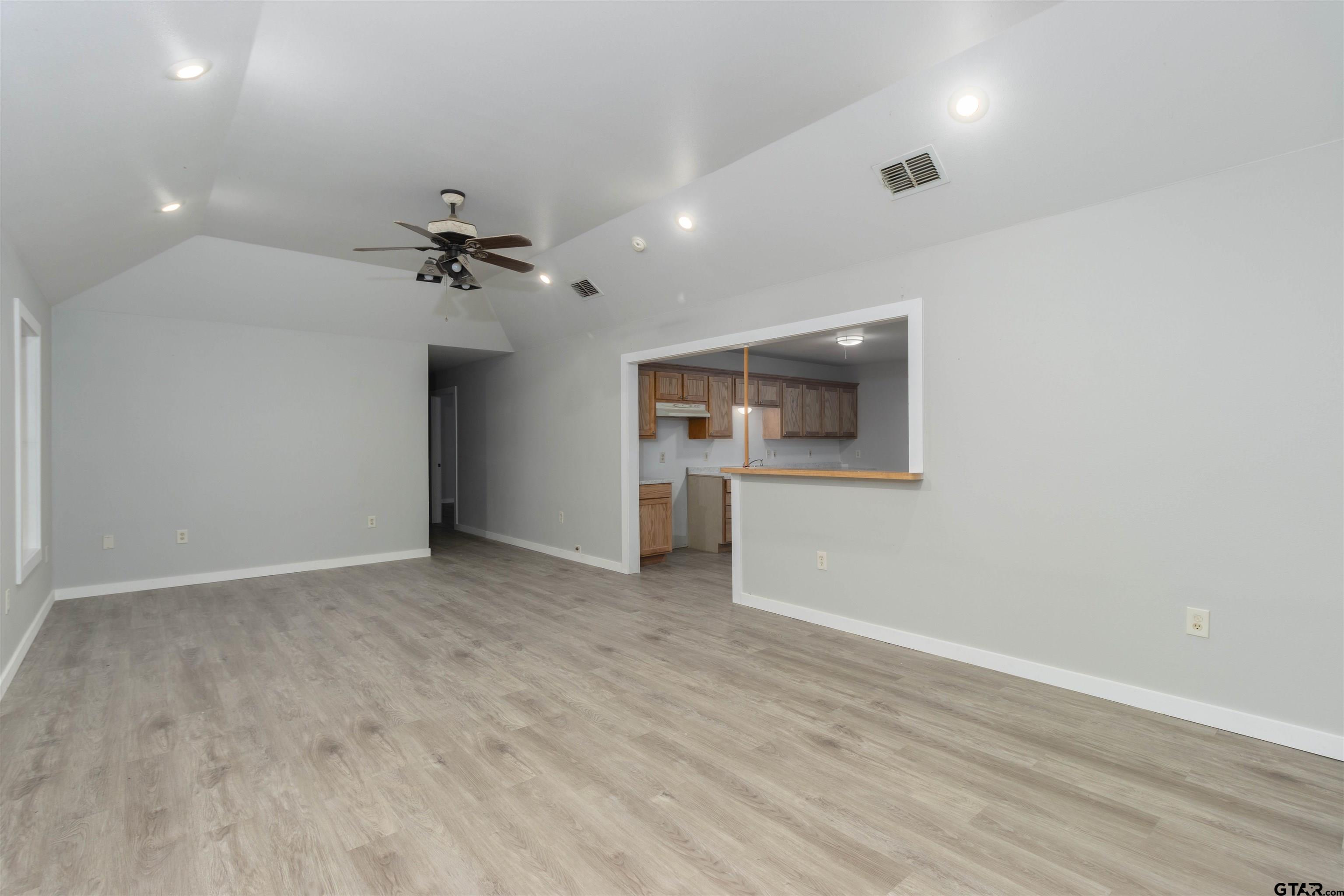 11686 State Hwy 135 N