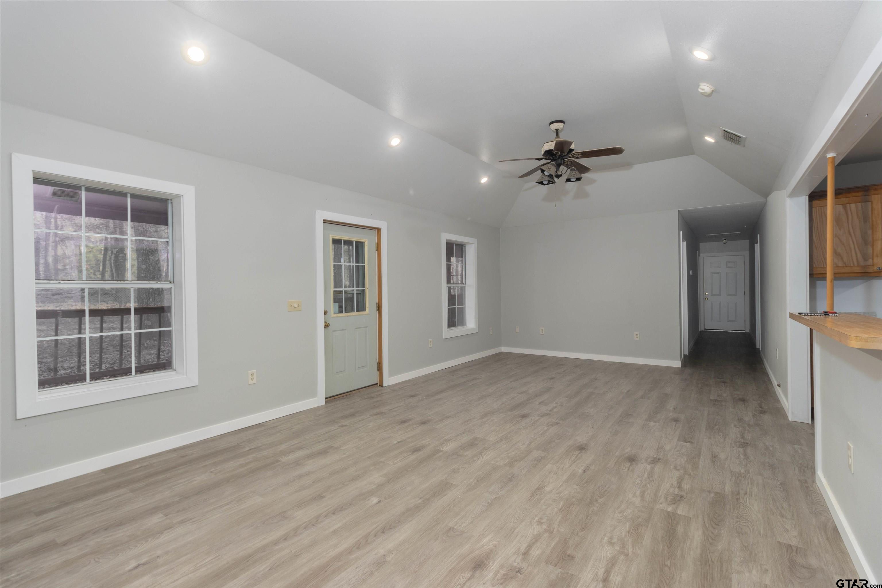 11686 State Hwy 135 N