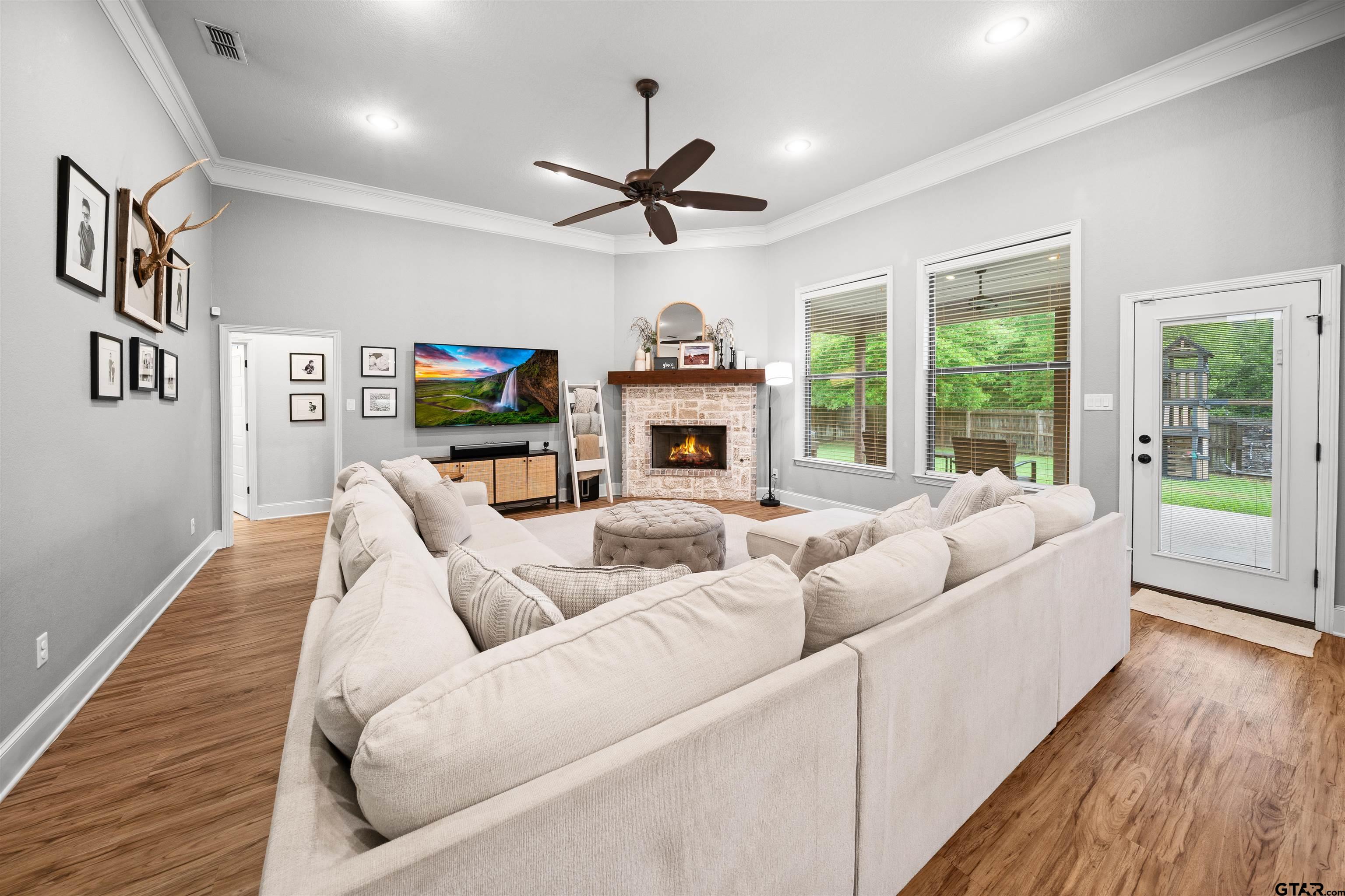 1013 Crescent Hill Ct