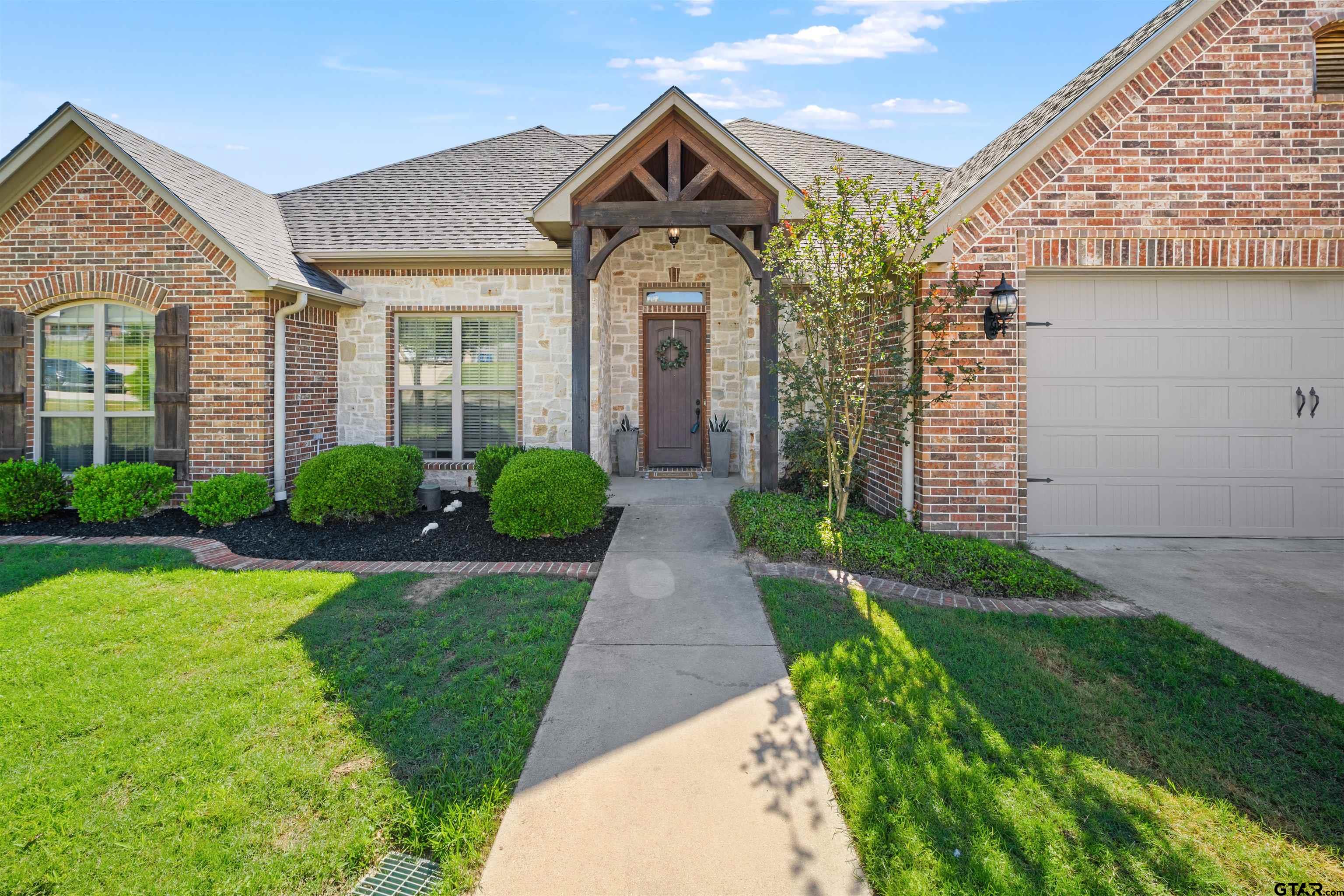 1013 Crescent Hill Ct