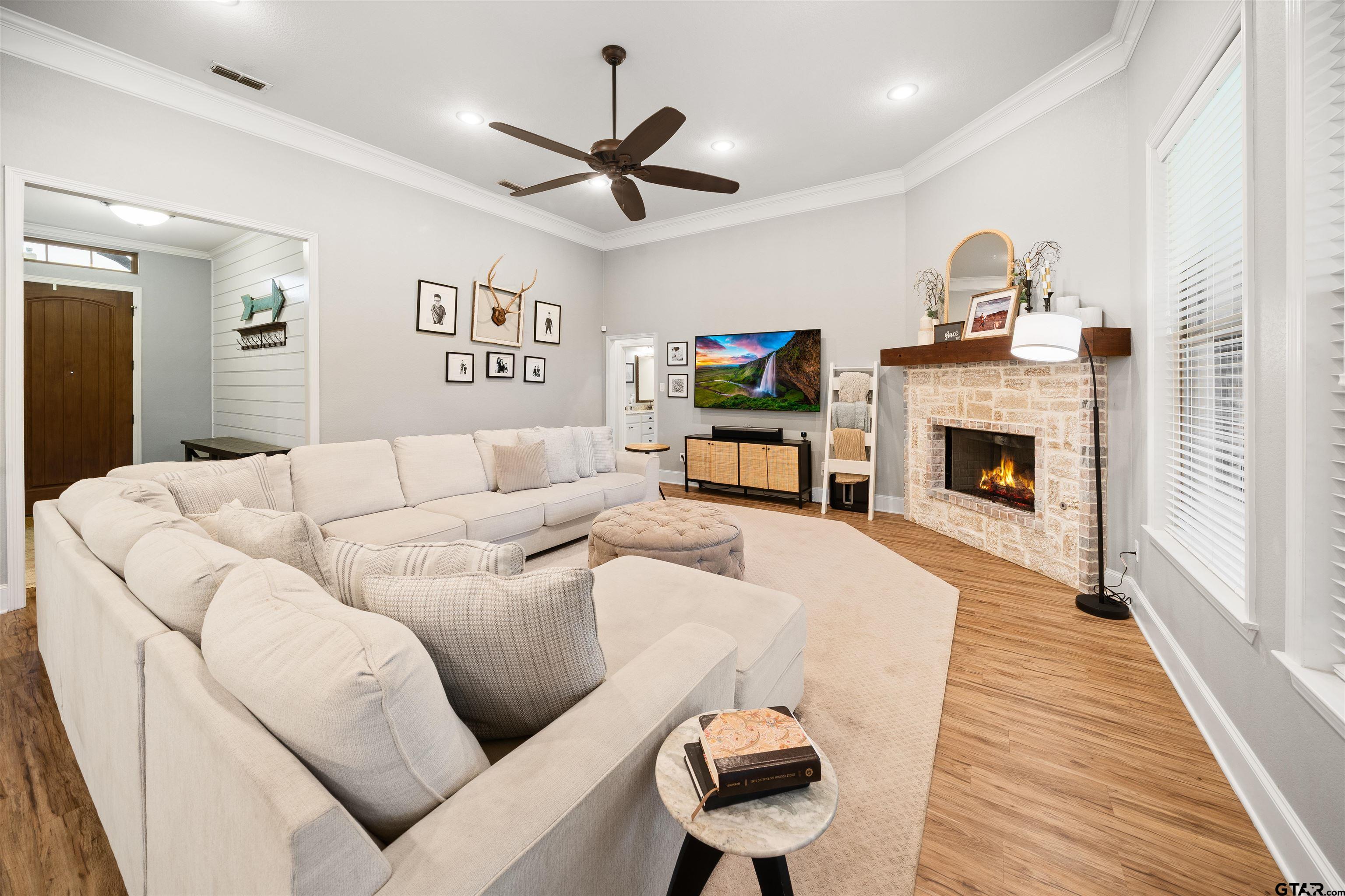 1013 Crescent Hill Ct