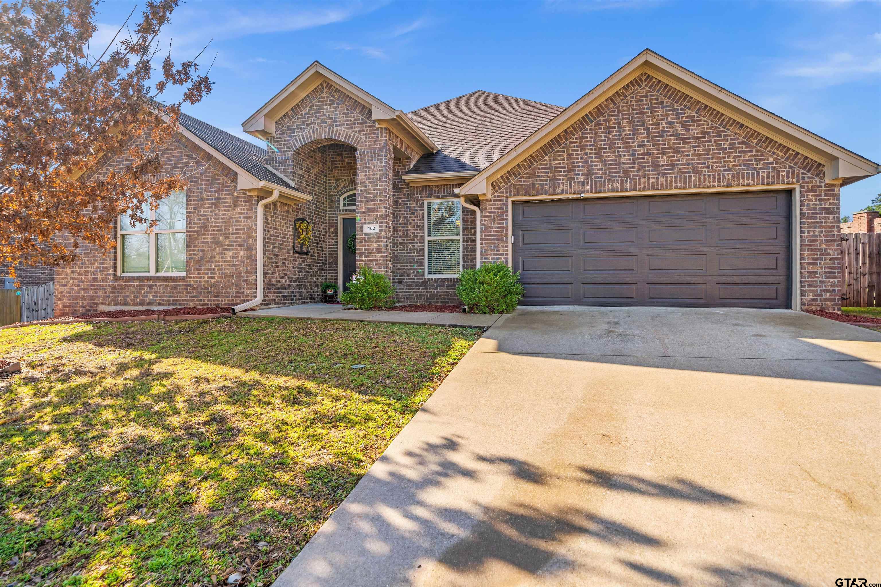 102 Rosebrook Circle