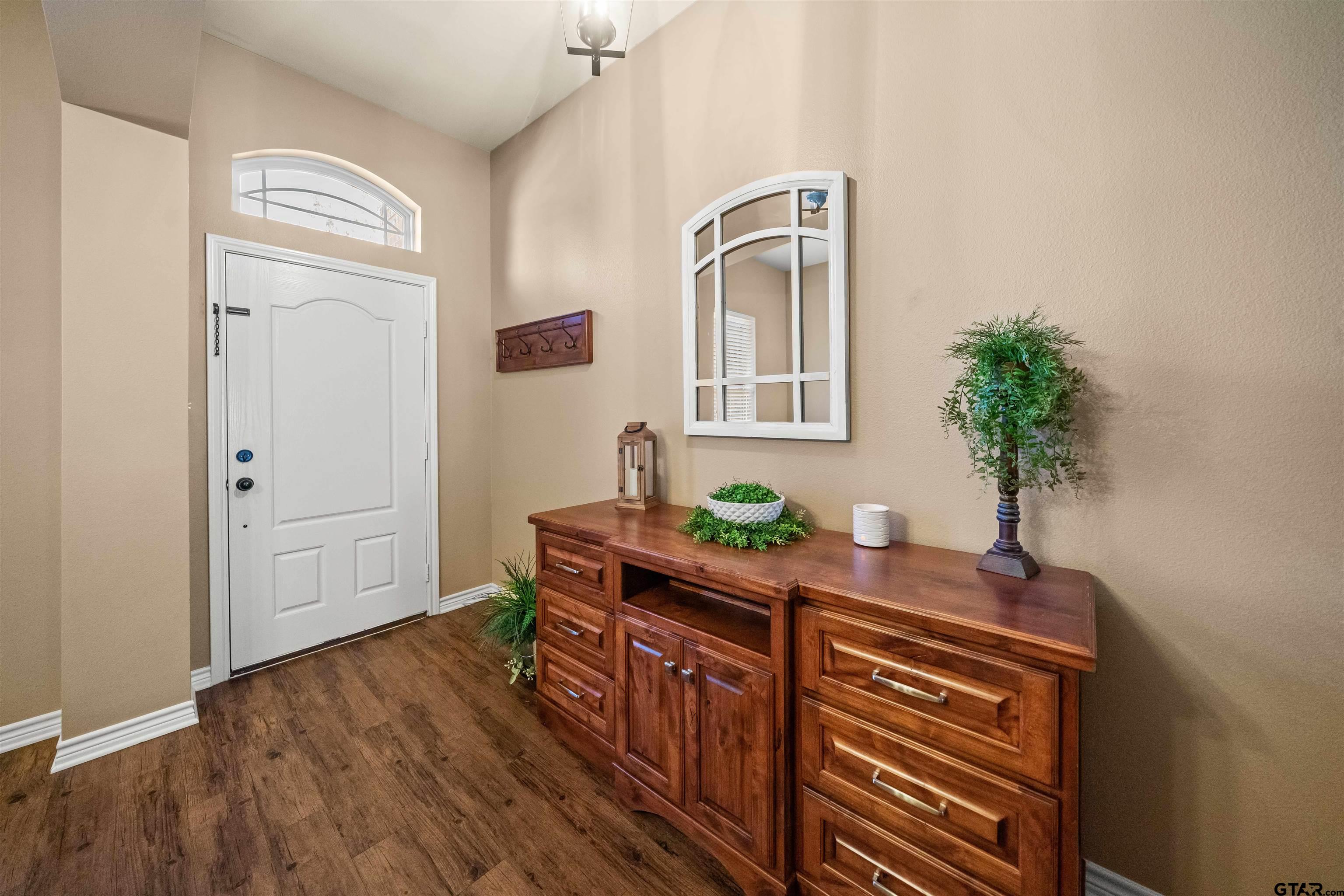 102 Rosebrook Circle