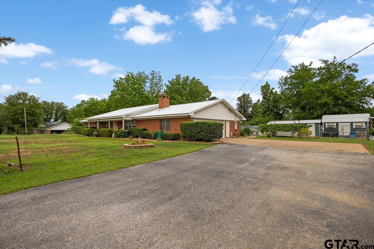 2606 S US 79