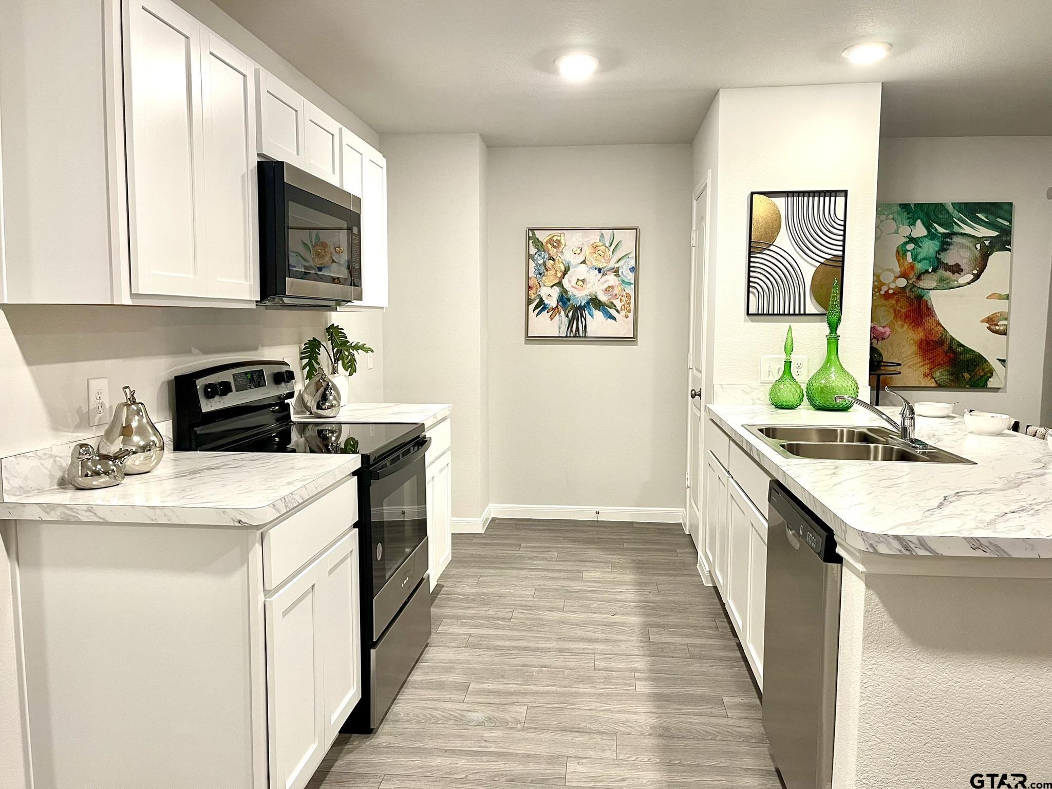202 Parker Oaks