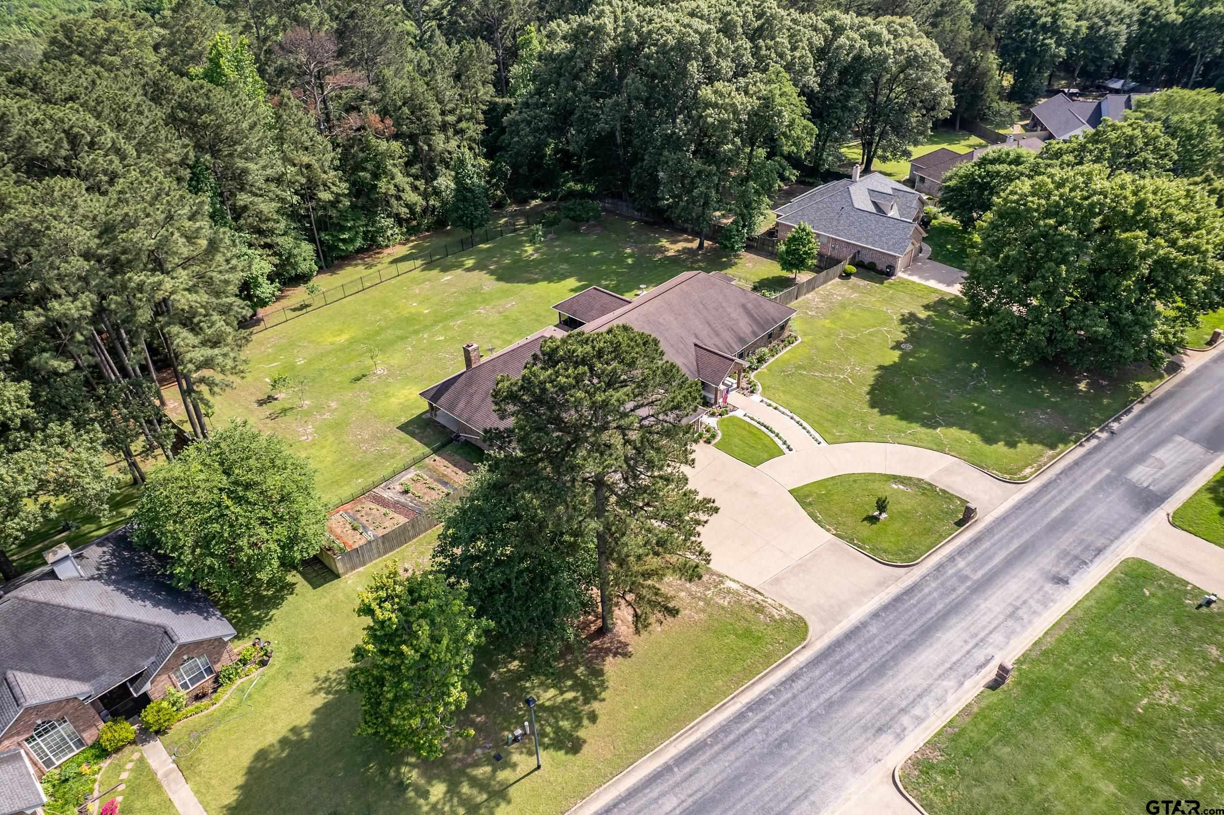 19135 Bynum
