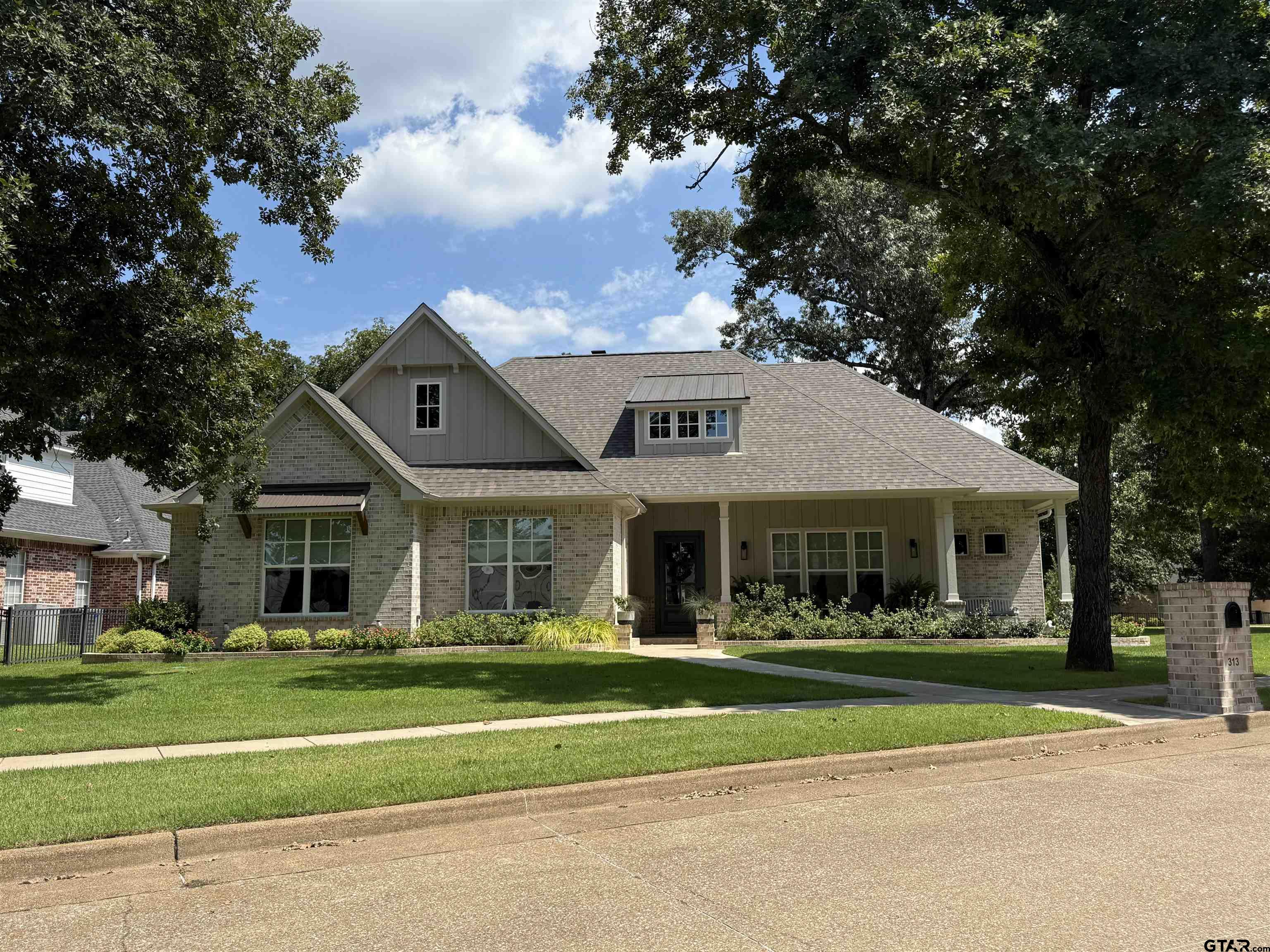 313 Sunset Cir