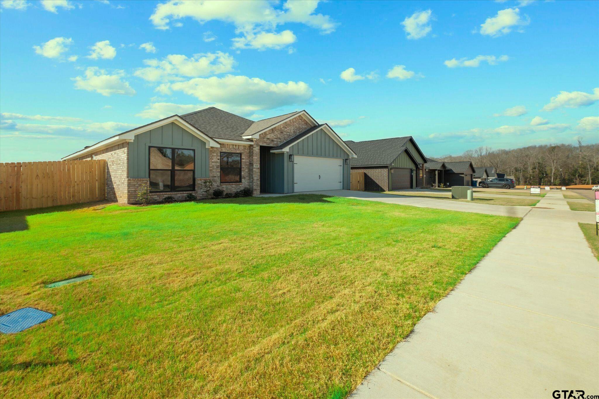 16529 Crossing Circle