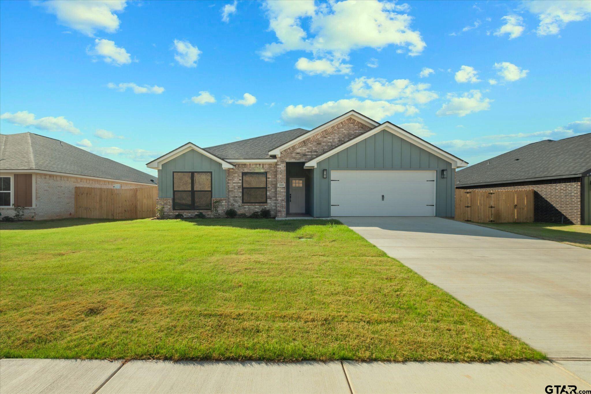 16529 Crossing Circle