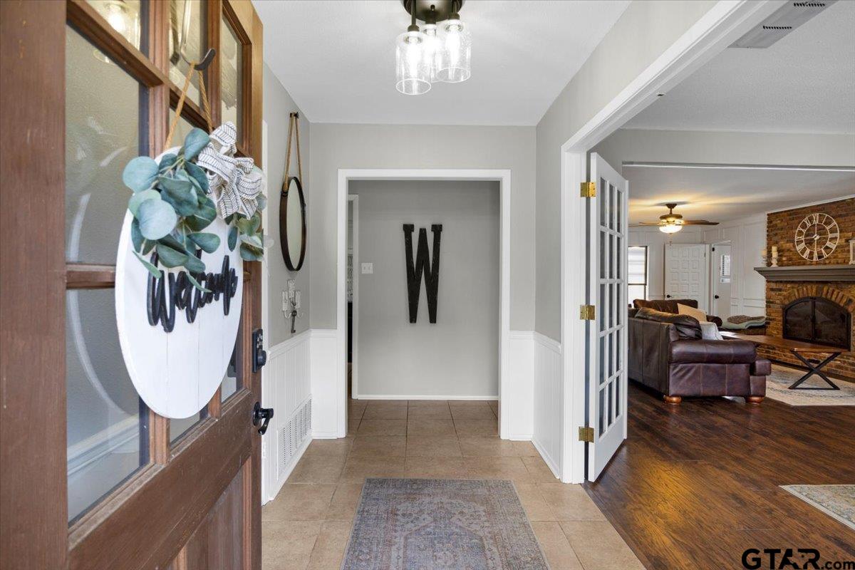 1929 Oakhurst Cir.