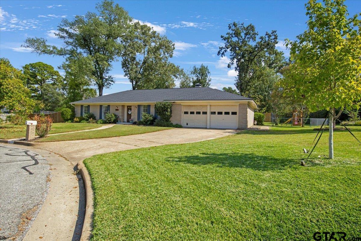 1929 Oakhurst Cir.