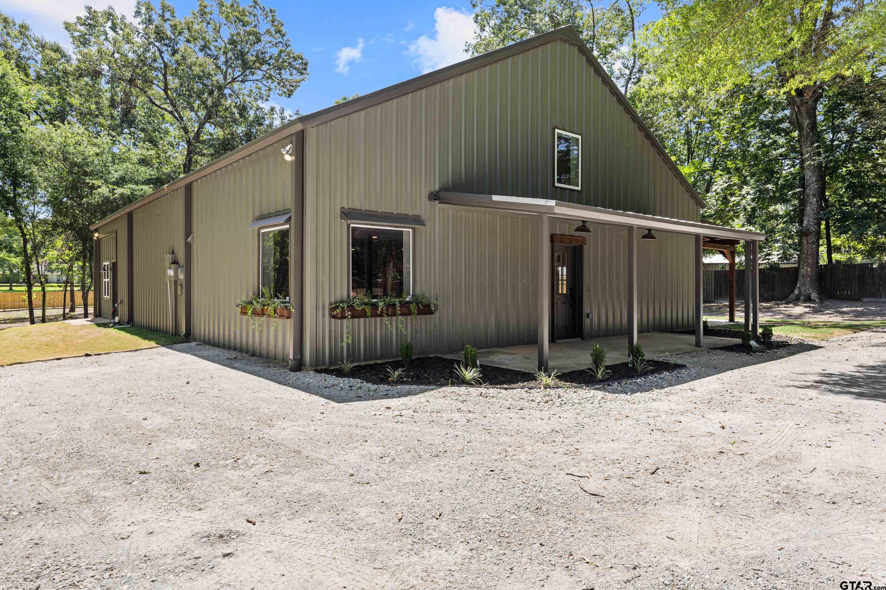 330 Forest Hills