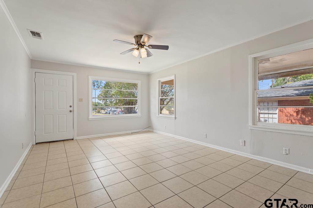 1226 S Fleishel