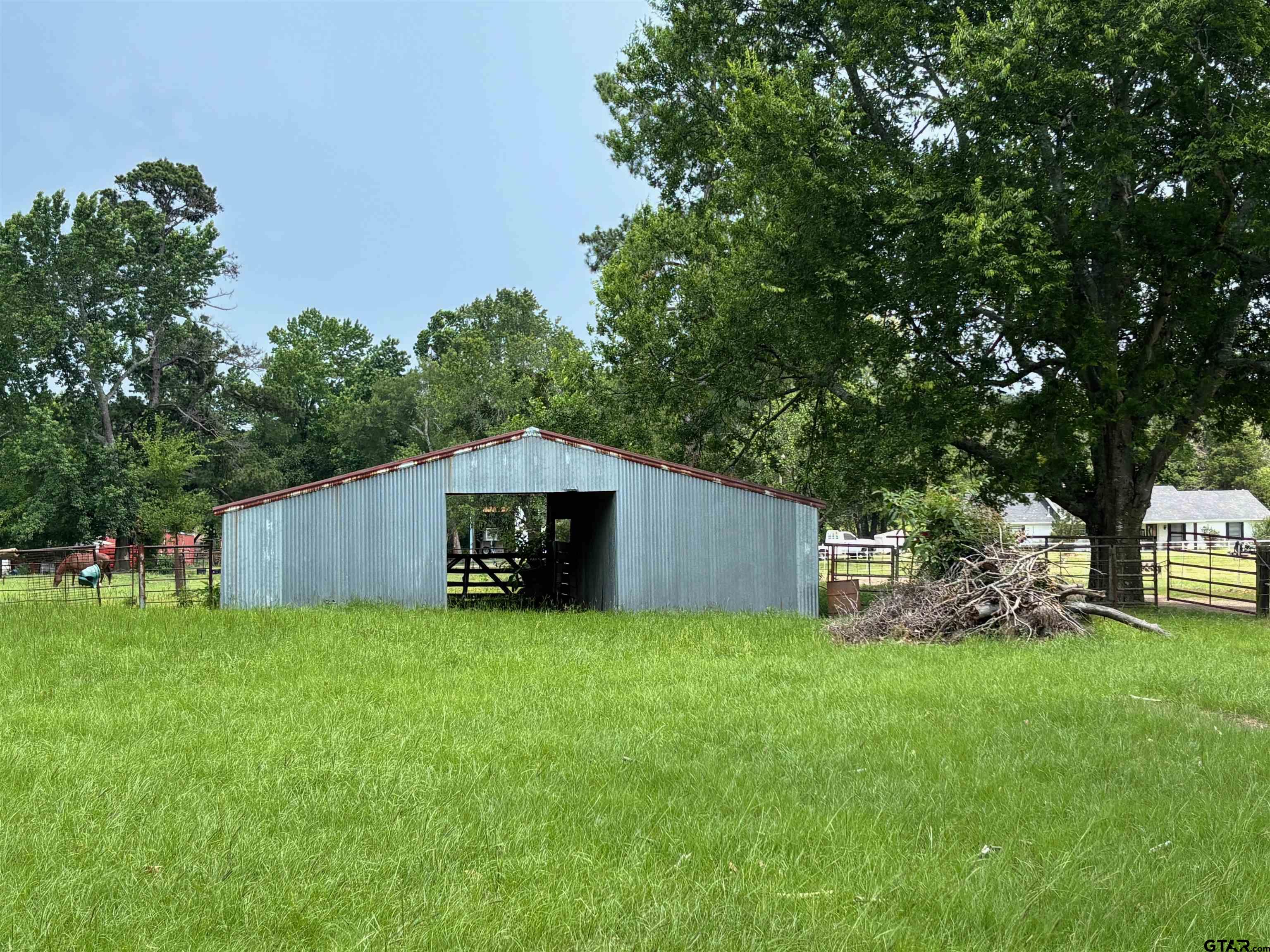 3981 FM 1402