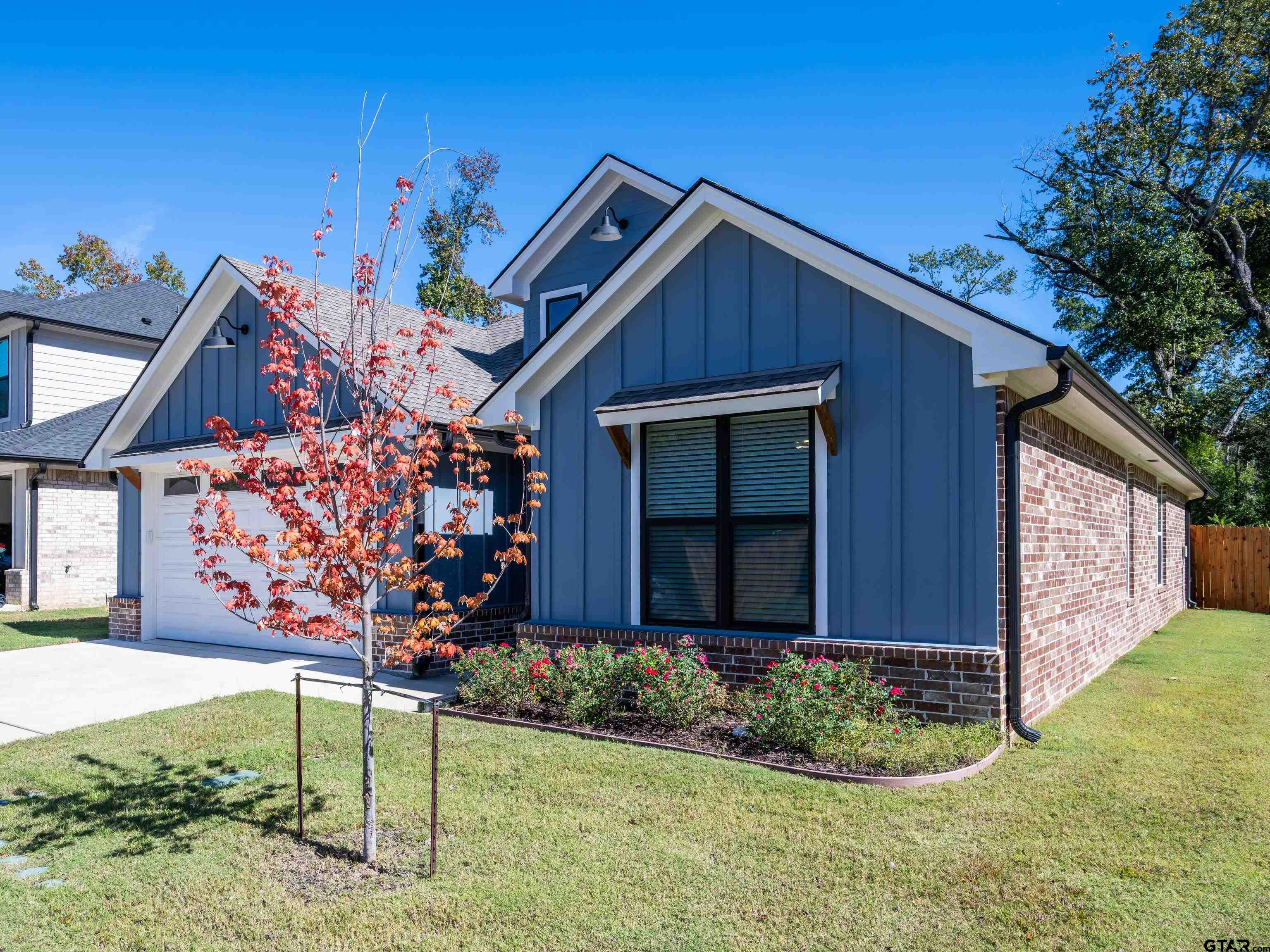 3024 Royal Garden Road