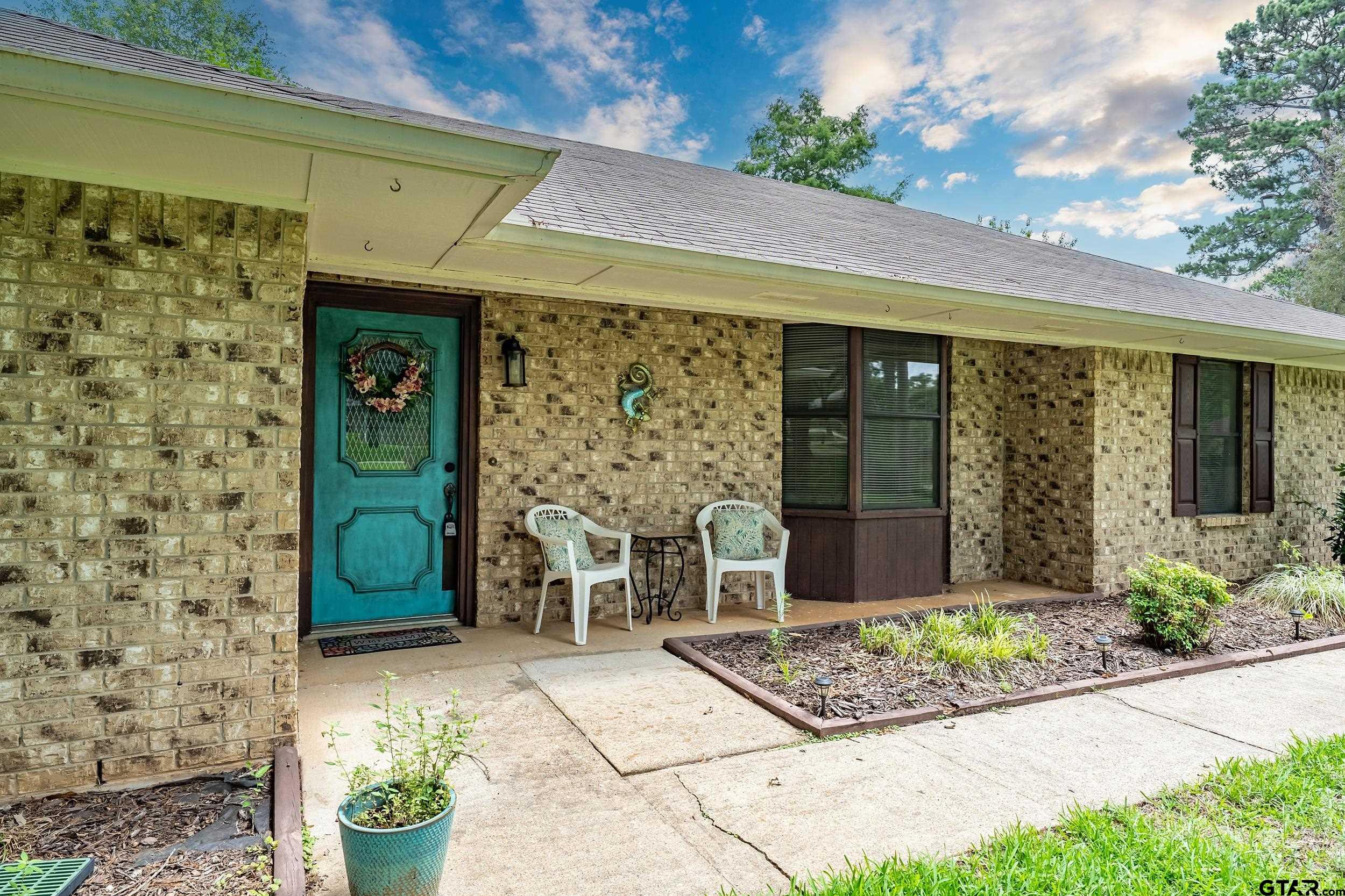 354 Royal Cir