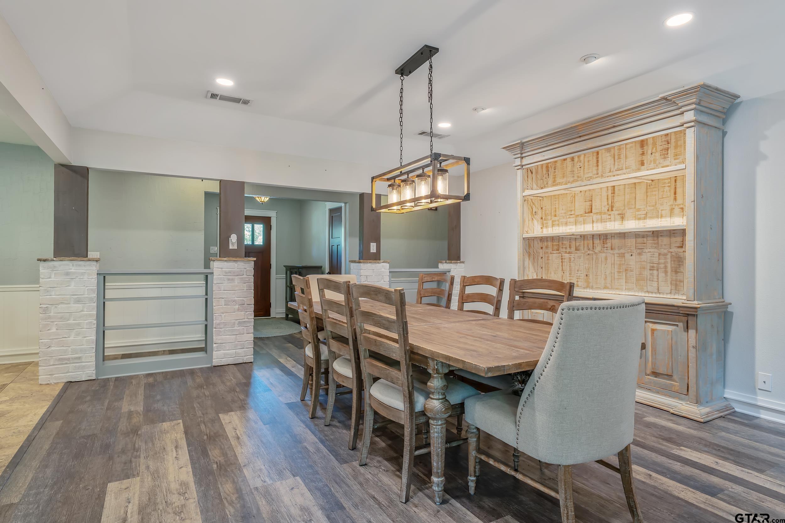 106 Forest South Dr