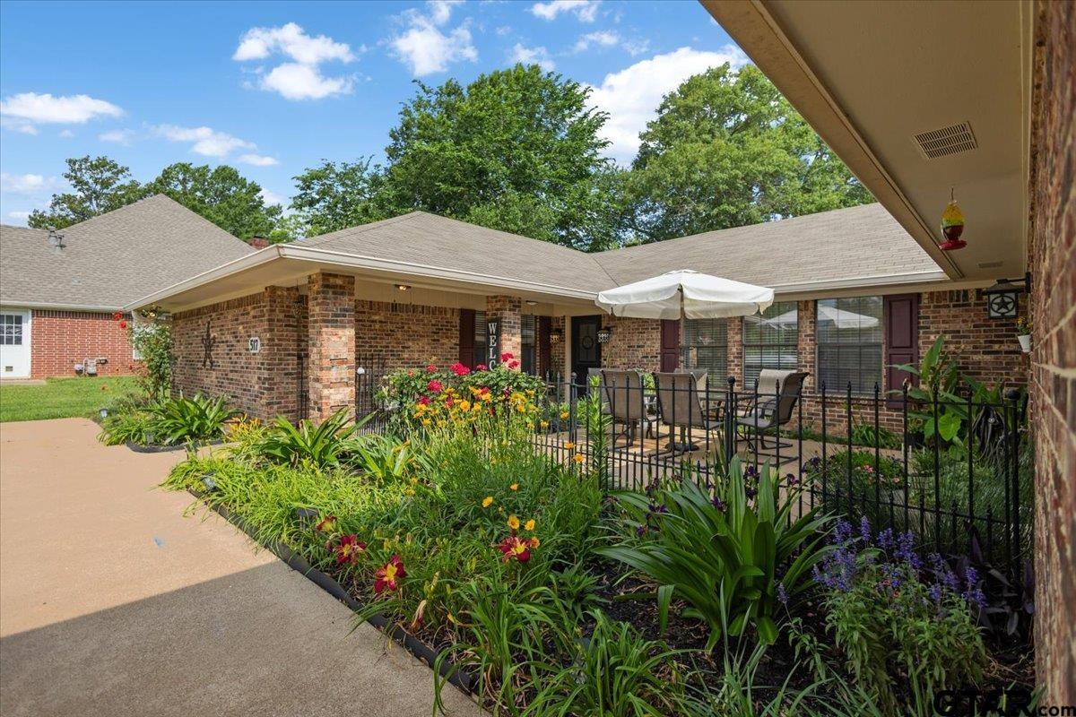 517 Charmwood Dr