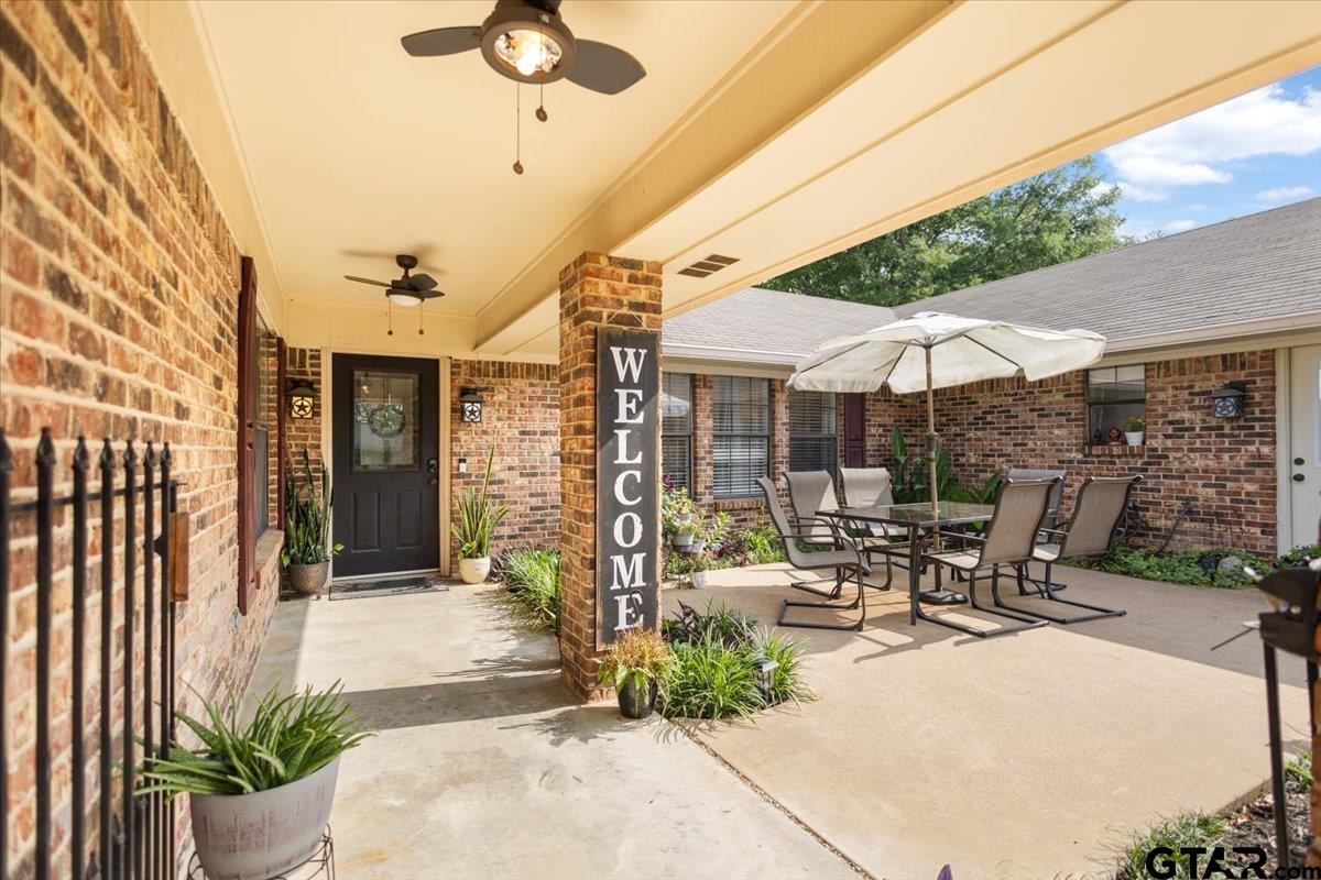 517 Charmwood Dr