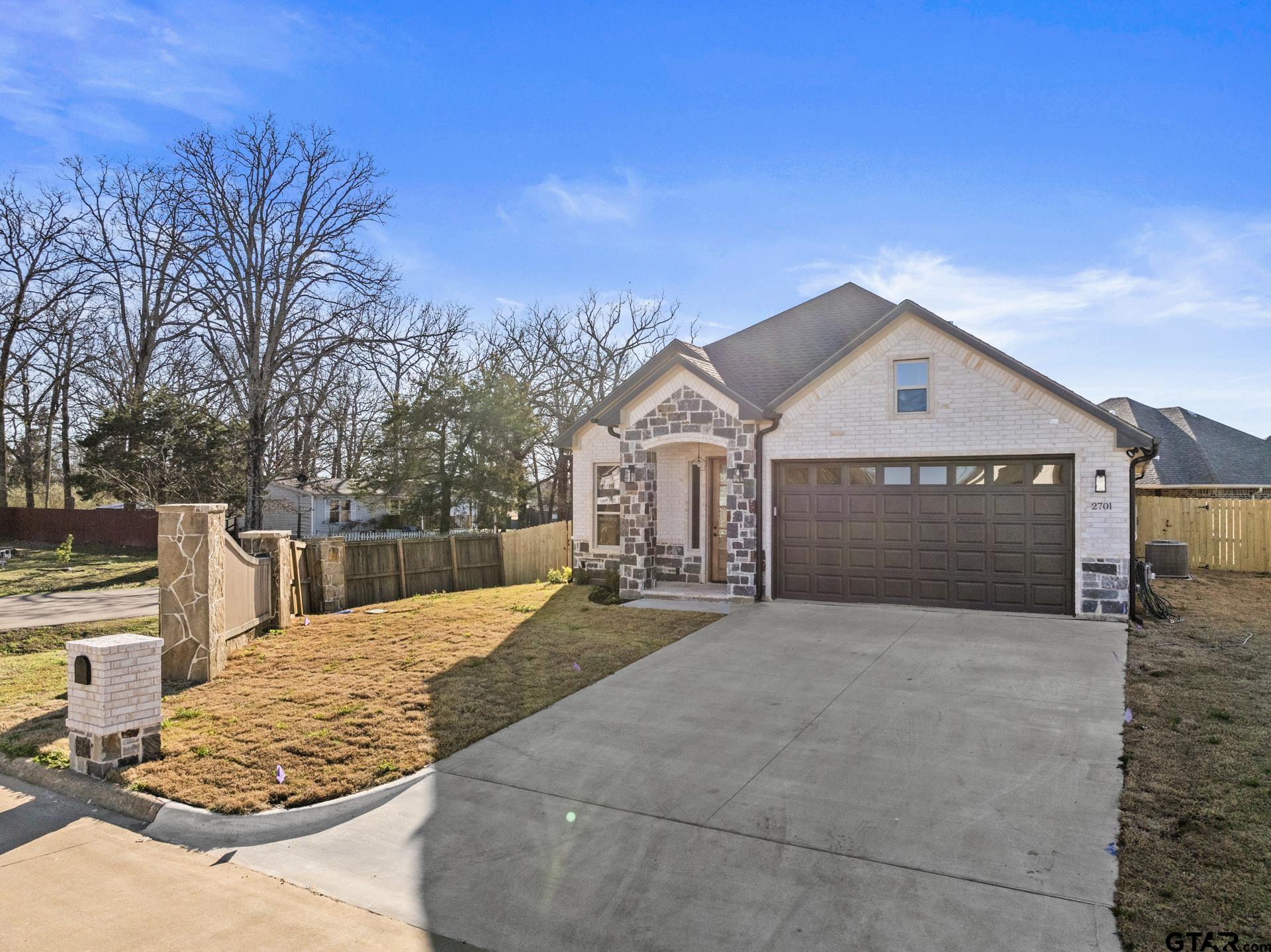 2701 Stone Hedge