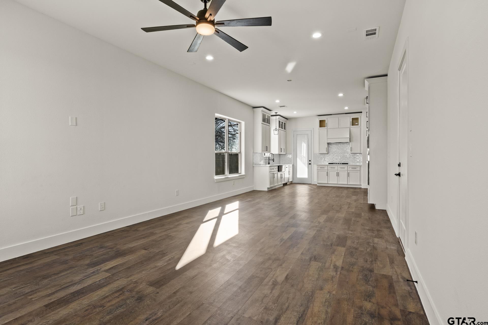 2701 Stone Hedge