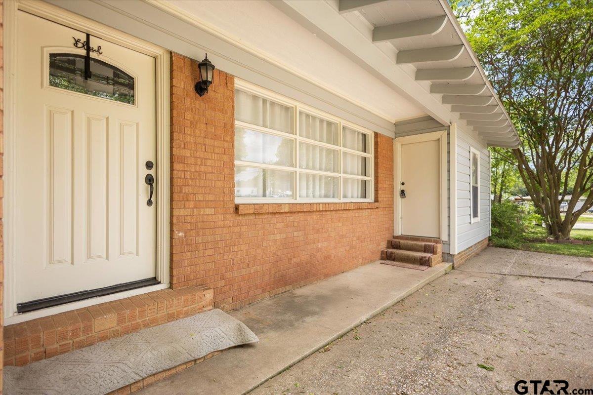 672 Diane St.