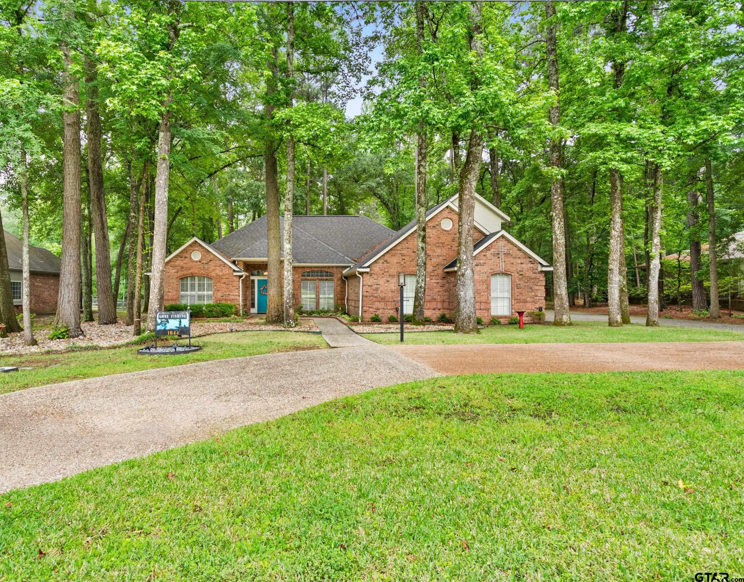 1644 Pineview Lane