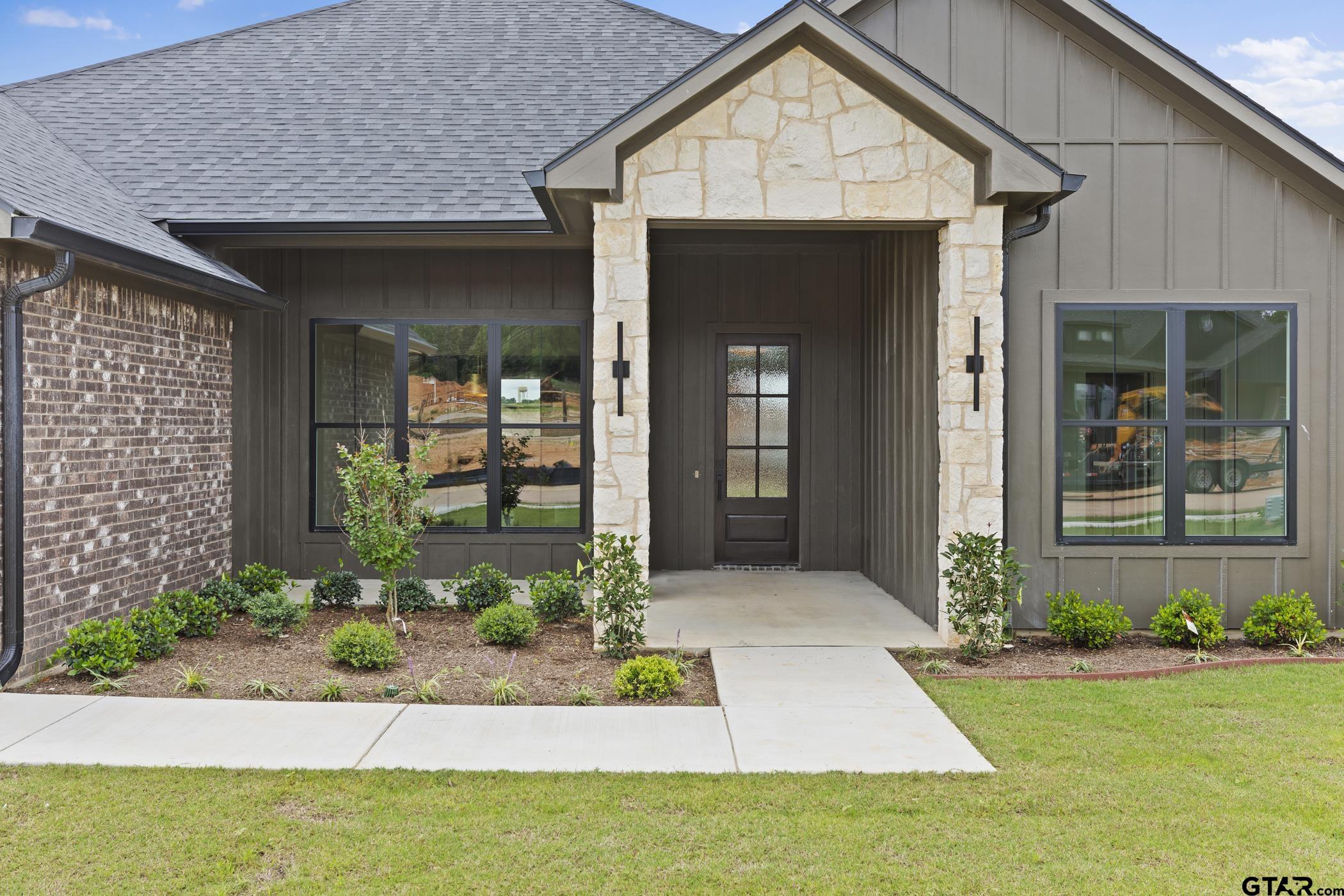 16417 Clearview Dr