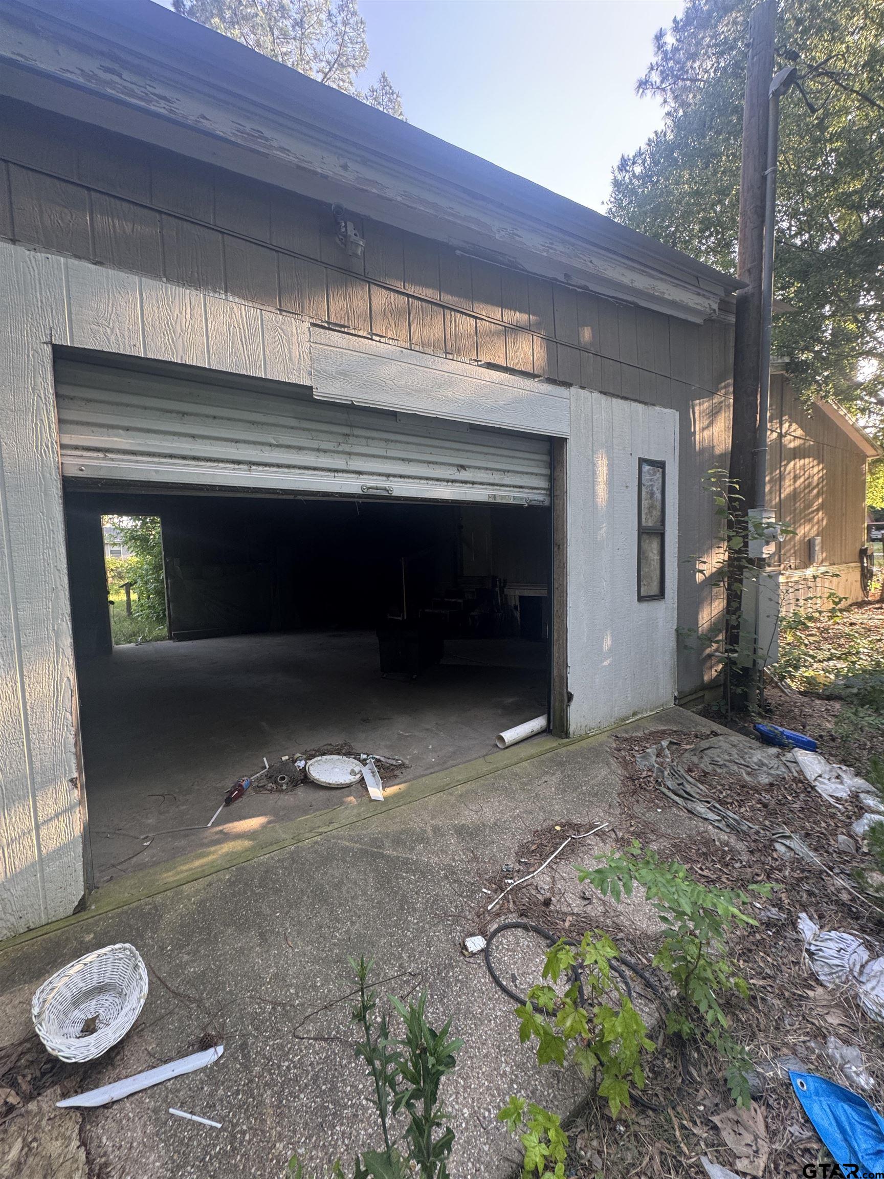 16401 Janan Dr.