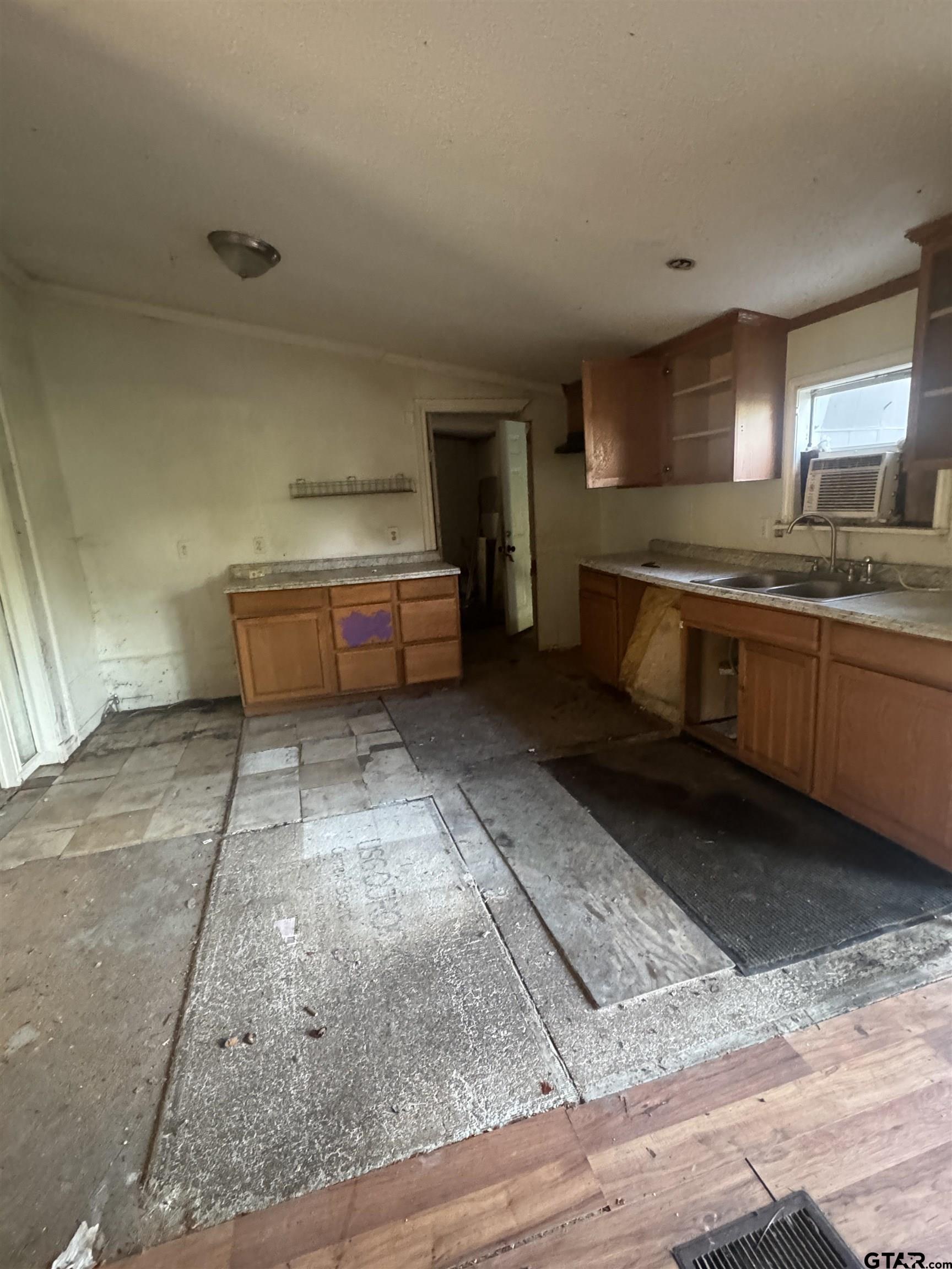 16401 Janan Dr.